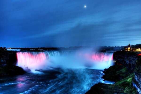 NiagarafallsNight_web.jpg