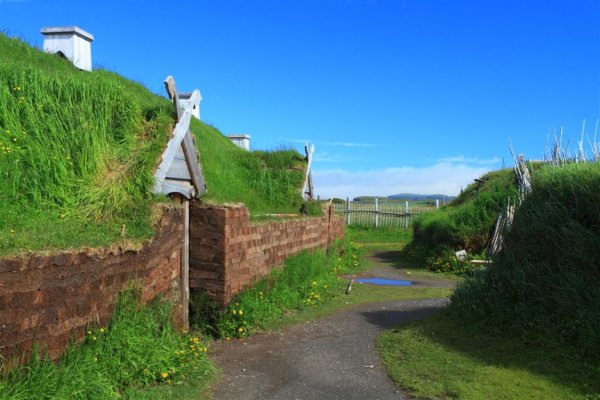 viking_houses_web.jpg